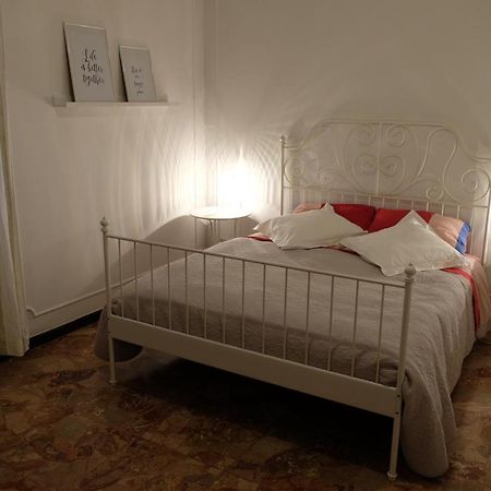 Апартаменты Spaziosa Matrimoniale Nel Centro Di Модена Экстерьер фото